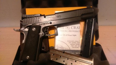 Se vende por no usar tiene dos cargadores y cachas de competición zona de Valencia telf 649223019 pido 02