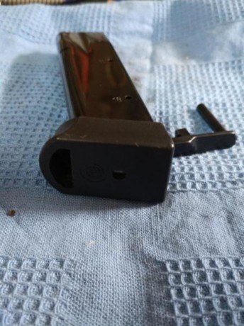 Se vende conjunto para recorridos de tiro, compuesto por una funda ghost, con su cinturón y un portacargador, 12