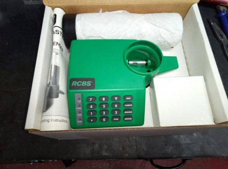 ELECTRÓNICO RCBS (SIN BASCULA) NUEVO A ESTRENAR.  60€. 00