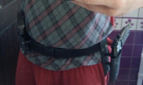 Se vende CZ 75 con 2 cargadores y su maletín, funciona perfectamente. Guiada en A pero también se puede 00