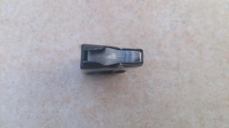 Hola, vendo un cargador de 8 disparos del calibre .22 LR de la carabina CZ-511 en perfecto estado. Está 02