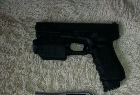 Saludos compañeros,

Pongo a la venta, muy a mi pesar, mi excelente GLOCK 17 de 4ª GEN. No voy a decir 12