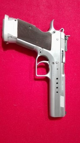 Hola,vendo Tanfoglio Limited Custom de 9p,pocos disparos utilizada solamente en precisión,dos cargadores,y 01