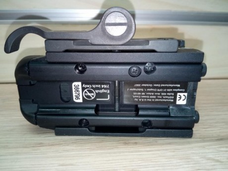 VENDIDO visor holográfico marca Eotech modelo 511.A65.
Con tapas de protección y leva de apriete rápido 12