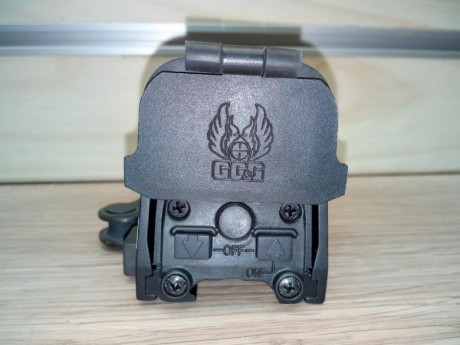 VENDIDO visor holográfico marca Eotech modelo 511.A65.
Con tapas de protección y leva de apriete rápido 11