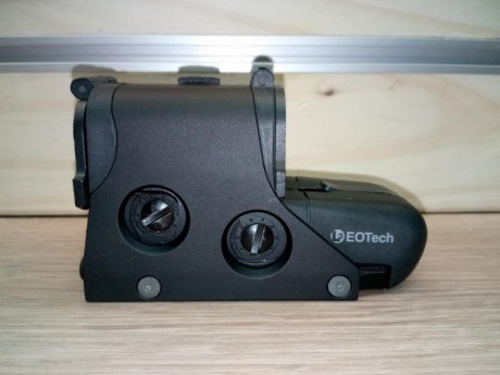 VENDIDO visor holográfico marca Eotech modelo 511.A65.
Con tapas de protección y leva de apriete rápido 20