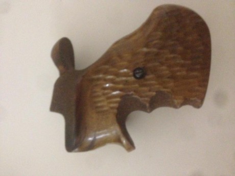 Vendo dos cachas para Pistola Feinwerkbau AW93 Talla M(100€) y Revolver S&W K14 talla M(80€), con 01