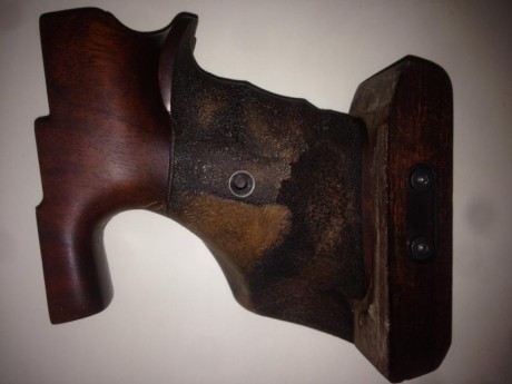 Vendo dos cachas para Pistola Feinwerkbau AW93 Talla M(100€) y Revolver S&W K14 talla M(80€), con 00