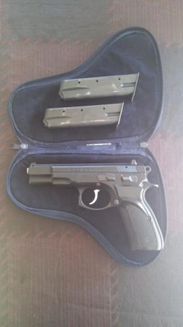 Hola, buenas tardes.

Pongo a la venta mi pistola, una CZ 75 adquirida hace un tiempo a un compañero del 02
