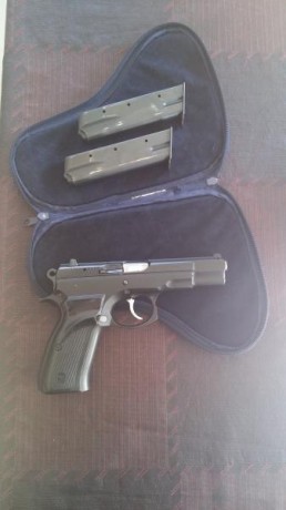 Hola, buenas tardes.

Pongo a la venta mi pistola, una CZ 75 adquirida hace un tiempo a un compañero del 01