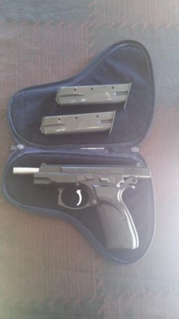 Hola, buenas tardes.

Pongo a la venta mi pistola, una CZ 75 adquirida hace un tiempo a un compañero del 32
