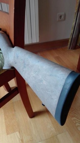 Culata Hogue, rail Warne UTG, pintura color Tan antioxidante aplicada por electolisis, bocacha M4, retenida 02