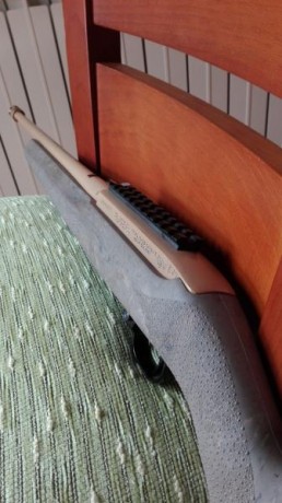 Culata Hogue, rail Warne UTG, pintura color Tan antioxidante aplicada por electolisis, bocacha M4, retenida 01