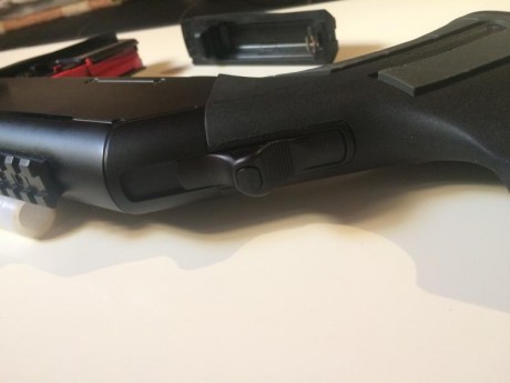 En perfecto estado. Cañon acanalado, alzas de batida y seguro HC. Incluye rail tipo picatinny para punto 01