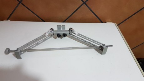 Se vende este bipode. Prácticamente nuevo muy poco usado y sin ningún golpe.
Se puede ver en Camas- Sevilla.
No 01
