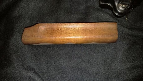 Buenas.
Haciendo limpia En el trastero aparecieron las maderas de mi mossberg 500  7+1. Estan en perfecto 00