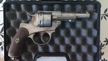 Se vende revolver original saint etienne, modelo 1873, para el que no lo conozca, es calibre 11mm pólvora 01