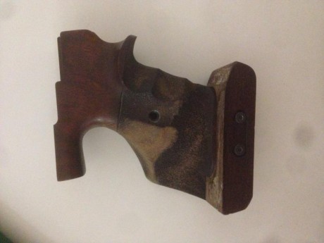 Vendo dos cachas para Pistola Feinwerkbau AW93 Talla M(100€) y Revolver S&W K14 talla M(80€), con 20