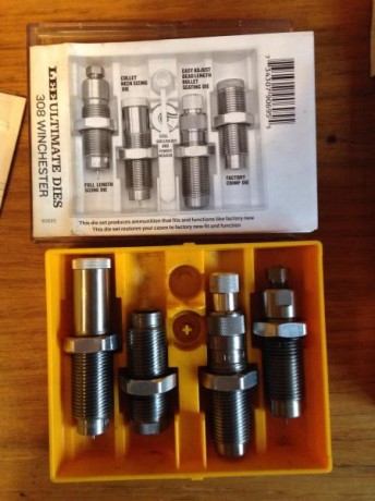 Vendo este par de cajas de Dies Lee Deluxe (4 dies por caja).
Una caja del 308W y otra del 222 Remington
Van 01