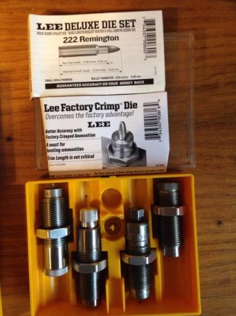 Vendo este par de cajas de Dies Lee Deluxe (4 dies por caja).
Una caja del 308W y otra del 222 Remington
Van 00