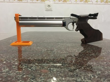 Se fabrican soportes para pistola en diferentes 
colores y medidas dependiendo del arma
son muy ligeros 60