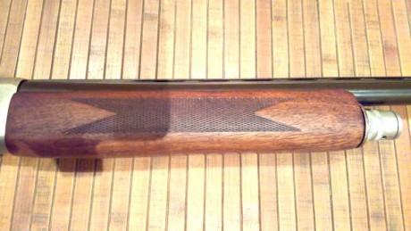 Hola a todos,

Pongo en venta una repetidora del 12/70 de gases de la marca PERFEX,fabricada por la Armurerie 10