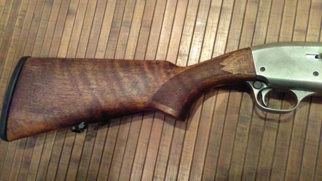 Hola a todos,

Pongo en venta una repetidora del 12/70 de gases de la marca PERFEX,fabricada por la Armurerie 20