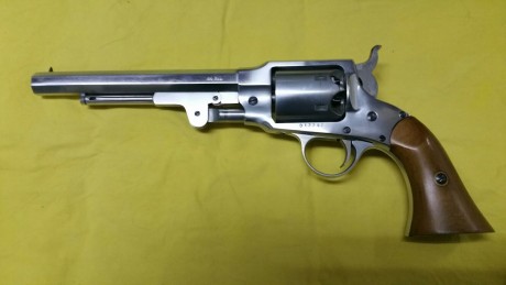 Vendido revolver de avancarga ,EURO ARMS ,7 1/2 , calibre 44 , replica del ROGER &SPENCER , esta nuevo 00