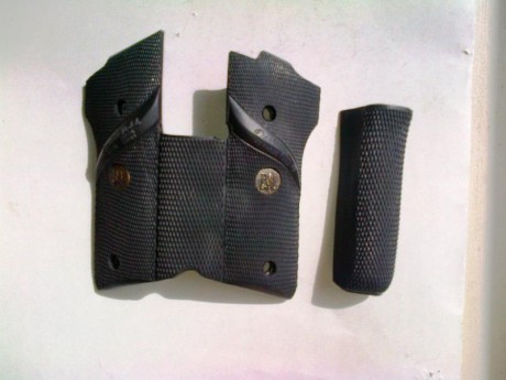 Se venden cachas de goma para Smith Wesson 59. Son Made in U.S.A. de la marca PACHMAYR, el modelo Signature. 01