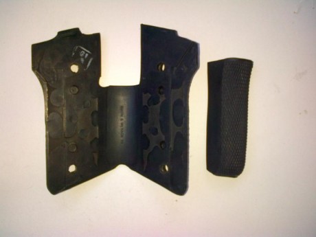 Se venden cachas de goma para Smith Wesson 59. Son Made in U.S.A. de la marca PACHMAYR, el modelo Signature. 00