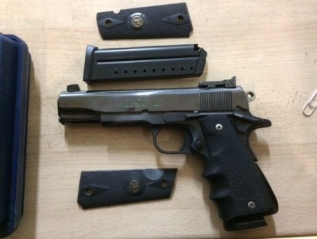 Pongo a la venta la sig sauer el modelo p226 x five , el arma esta impecable , porque yo no he tirado 162