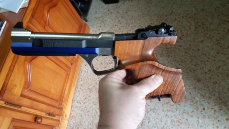 Hola compañeros en esta ocasión vendo una pistola ya por todos de sobras conocida la pistola Feinwerkbau 12