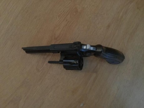 Vendo revolver Llama Comanche II , calibre 38 spcl de cuatro pulgadas
Muy buen  estado , poco uso.
Se 01