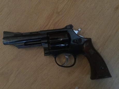 Vendo revolver Llama Comanche II , calibre 38 spcl de cuatro pulgadas
Muy buen  estado , poco uso.
Se 00