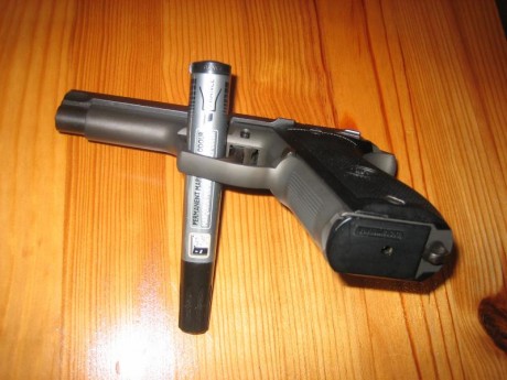 Hola. Un amigo vende esta pistola impoluta,  es de las primeras que vinieron a la península de la mano 12