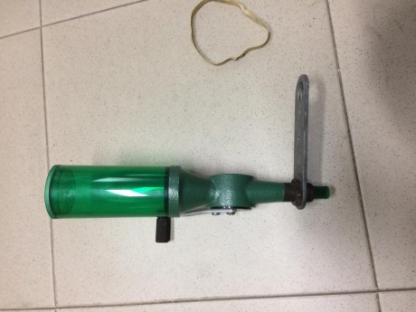 Hola vendo Dosificador RCBS
UNIFLOW
Precio portes incluidos en península  50 euros
Està en sabadell 
Un 00