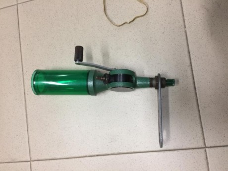 Hola vendo Dosificador RCBS
UNIFLOW
Precio portes incluidos en península  50 euros
Està en sabadell 
Un 11