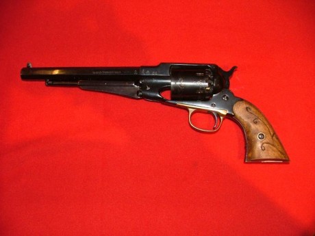 Hola vendo revolver Santa Bárbara en estado 9.5 de 10 con el tambor labrado. Se vende por 250 euros. 01
