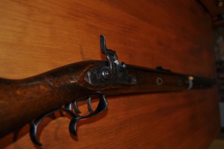 Hola vendo rifle avancarga Hawken calibre 45 en perfecto estado de uso. 125 euros. una ganga 00