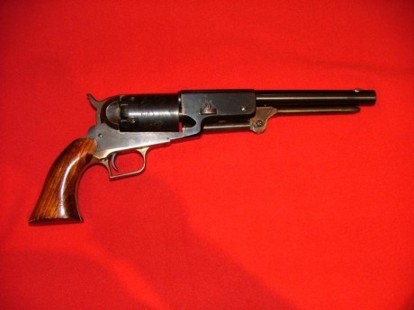 Hola vendo revolver avancarga Colt Walker calibre 44 de la casa San Marco en perfecto estado de uso. Flamante 01