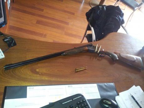 Hola vendo un rifle express de la marca EGO en calibre 9.3x74 de media pletina precioso  y preciso, prueba 01