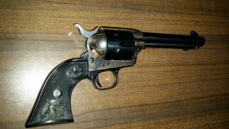Pues eso que vendo las siguientes armas:

Pistola Colt Combat éllite con 2 cañones, uno en calibre .38 10