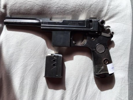 Buenas compañeros.
Se vende esta pistola histórica que fue reglamentaria en el ejercito español apartir 00