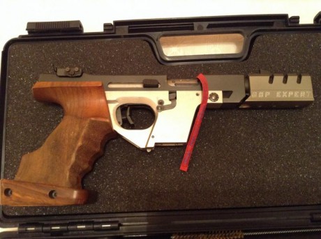 Vendo WALTHER GSP EXPERT La usé para ascender a segunda. Está prácticamente Tiene maletín y accesorios 01