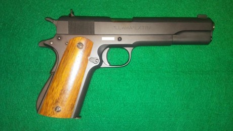 Vendo Llama Extra (guiada en F), la pistola funciona perfectamente, todas sus piezas con la misma numeración, 01