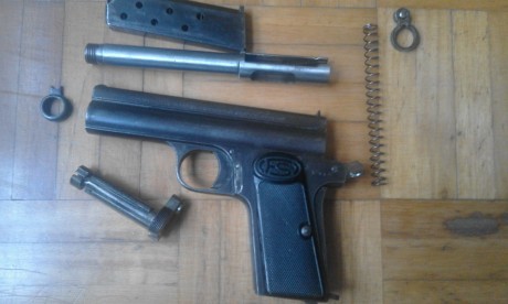 Pistola Fegyvergyar, modelo Frommer Stop 1912, calibre 9 Cto. muy buen estado general, perfecta de mecánica 21