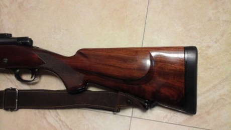 Vendo este magnífico arma salida de la fábrica de New Haven, con sistema de cerrojo pre-64 y maderas seleccionadas. 00