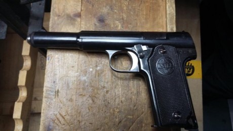 Vendo mis armas pistola astra 400 del 9 largo con un cargador a un precio de 250 euros . portes aparte 02