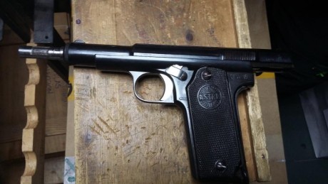 Vendo mis armas pistola astra 400 del 9 largo con un cargador a un precio de 250 euros . portes aparte 01