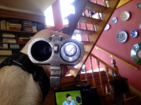 Buenas a todos, quisiera hacer una pregunta para los entendidos en escopetas.. 
Me venden una escopeta 90